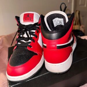 JORDAN 1 MID